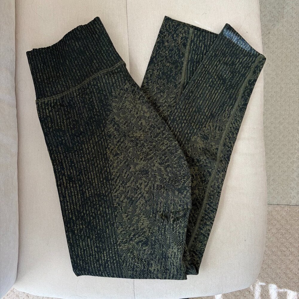 Lululemon High Rise Leggings (snake print)
